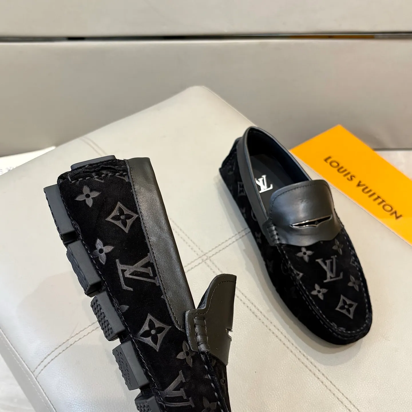 Factory price: 460💰LV men's beanie shoes 2025 official website synchronization <market top version> imported nubuck leather/embossed ➕ black cowhide original packaging. Size 38-45